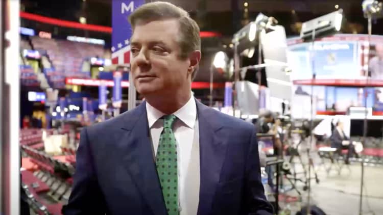 Full Opening: The first 5 minutes of the 'Paul Manafort' episode
