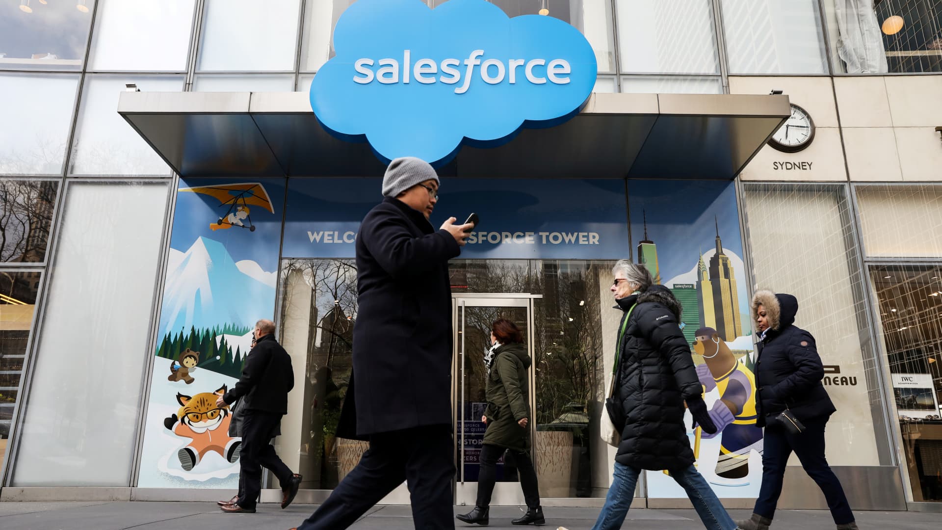 Salesforce drops after reports it is in talks to acquire Informatica