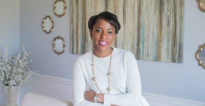 How women can overcome obstacles to build wealth: 'Be intentional' managing fear