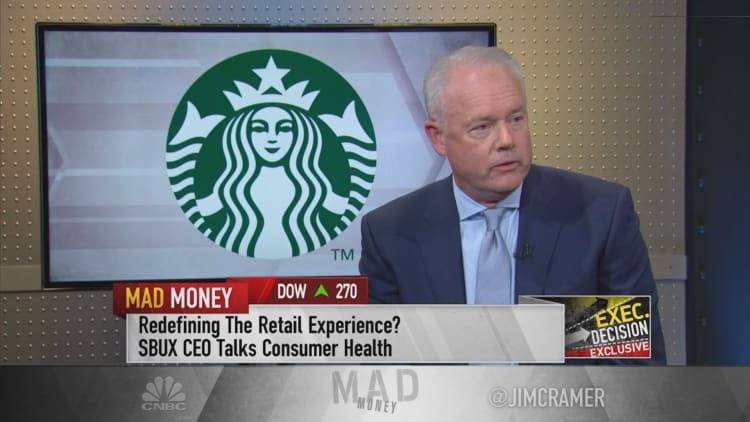 Starbucks CEO sees no signs of a looming recession