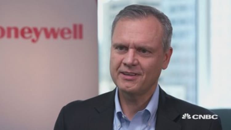 Let's not talk ourselves into a major recession, says Honeywell CEO