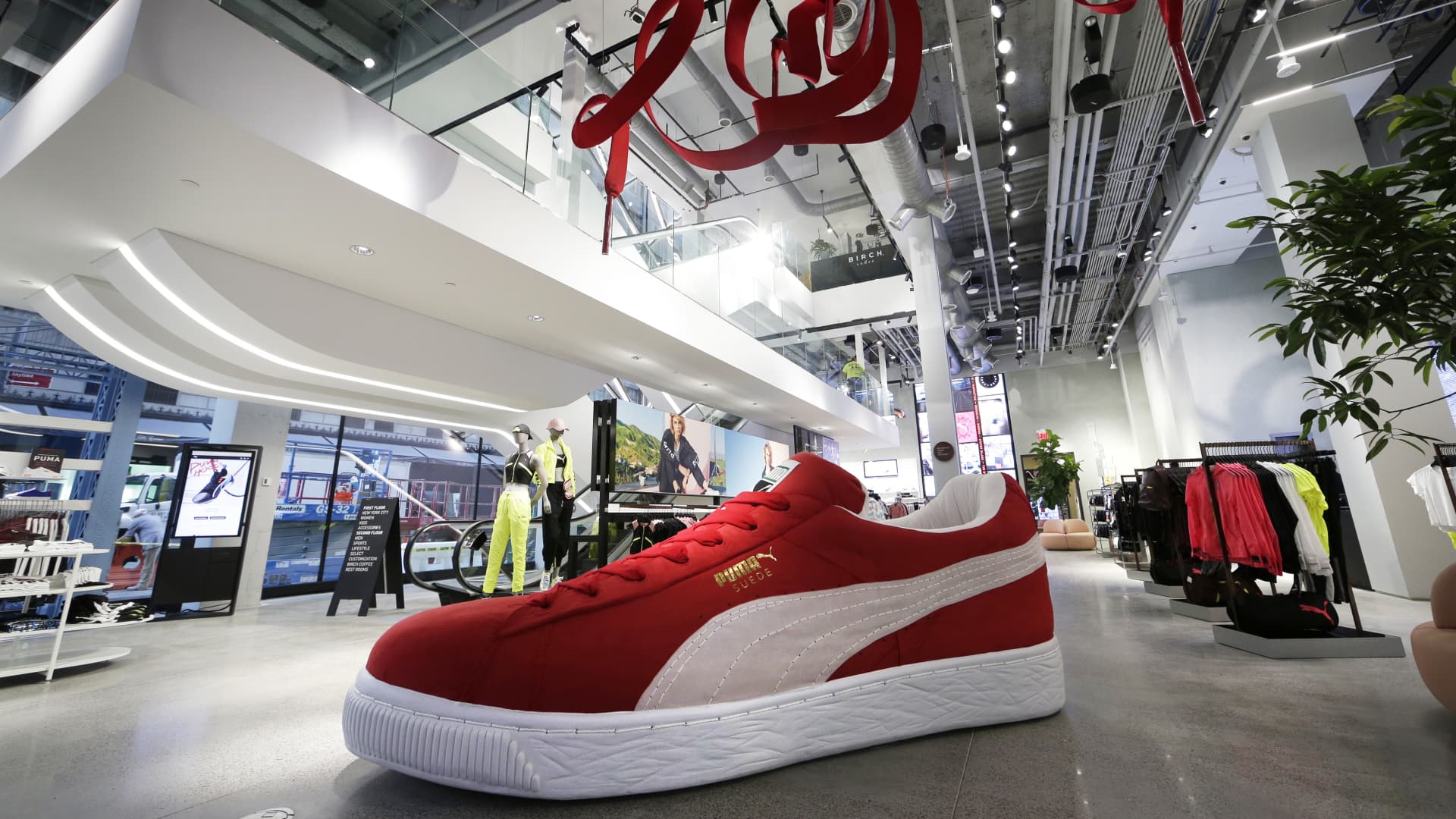 subterraneo tranquilo Espinoso Puma is opening a massive store on Fifth Avenue. Here's a first look