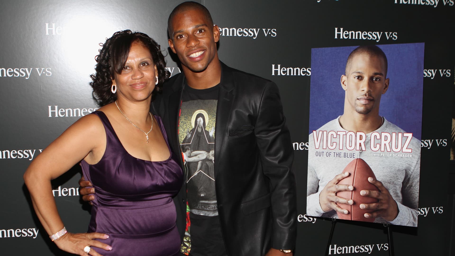 Ex NFL star Victor Cruz's mom took him on trips to the bank as a kid