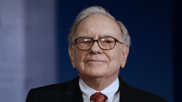 Here's what traders would buy if they had Berkshire Hathaway's $128 billion cash pile