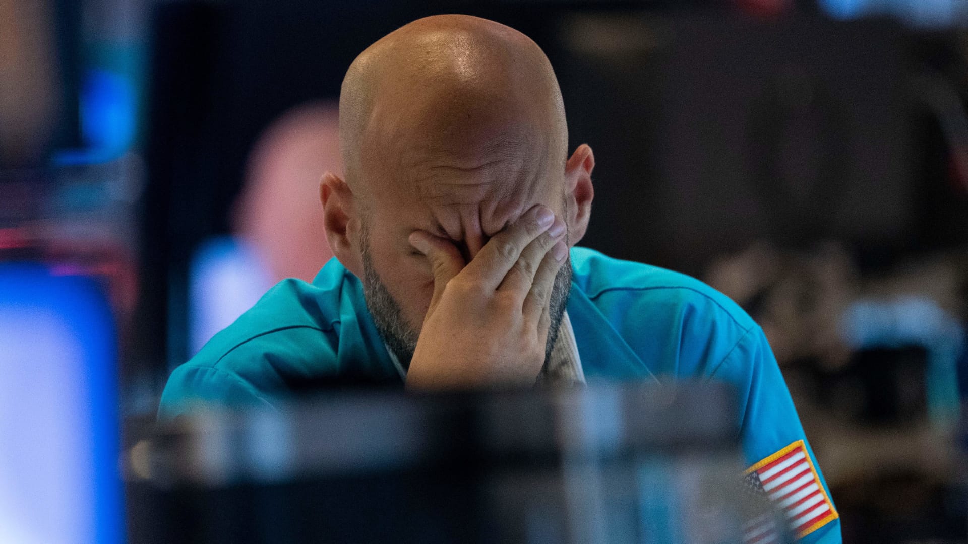 S&P 500 falls as markets prepare to close out a miserable week month and quarter – CNBC