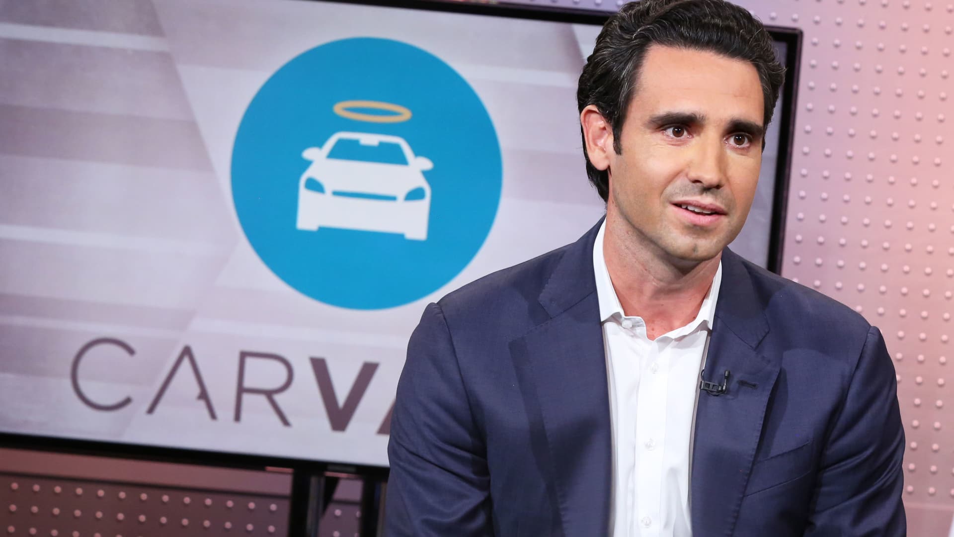 How Carvana went from a Wall Road high decide to meme inventory buying and selling