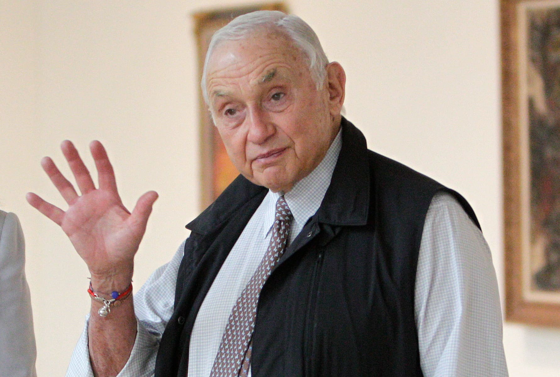 12 Interesting Facts About Les Wexner - Les Wexner NET WORTH