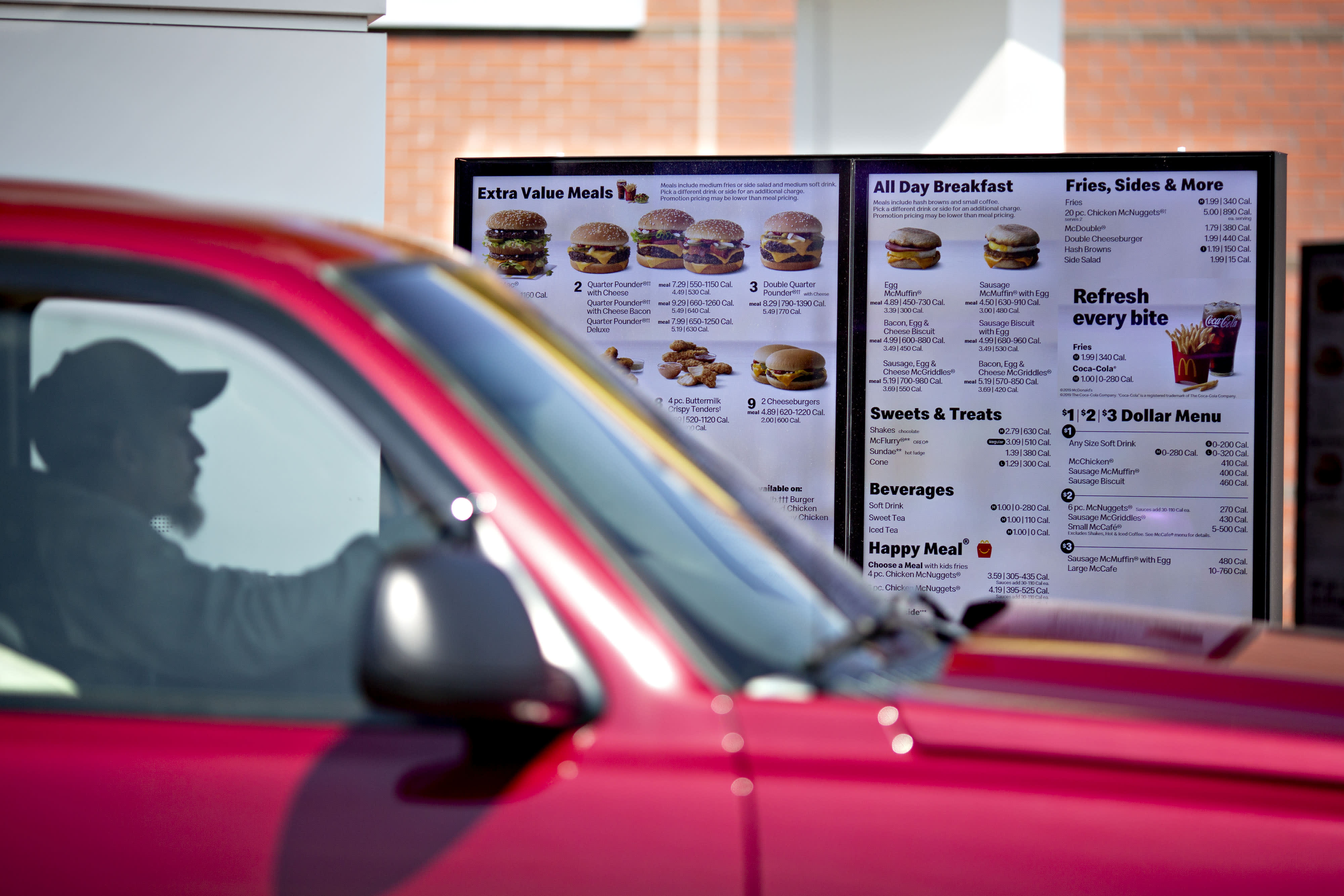 Fast-food drive-thru lanes speed up as fewer drivers wait in line