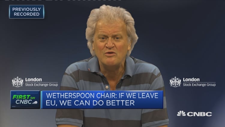 No-deal Brexit would improve living standards for consumers, JD Wetherspoon chairman says