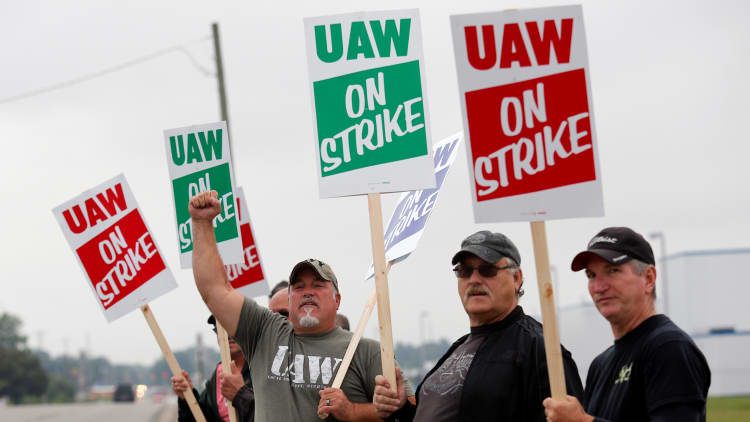 GM furloughs another 1,200 workers as a result of the strike