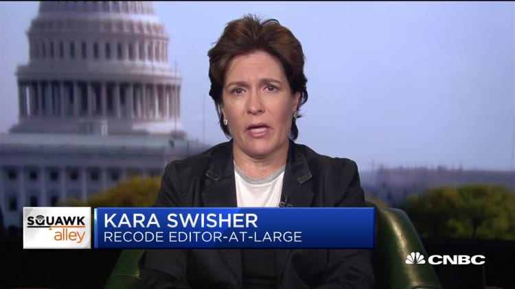 Kara Swisher: Apple can't solely rely on hardware anymore