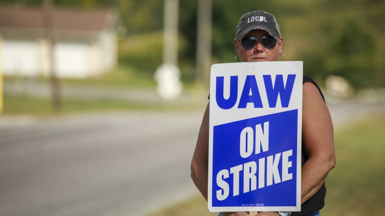 United Auto Workers strike enters second day as talks with GM continue