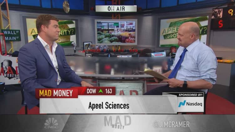 Apeel Sciences CEO tells Jim Cramer how they save your fruit while saving grocery stores money