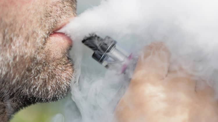 Vaping-related lung illness cases rise to 805 from 530, CDC says