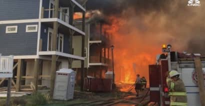 Fire in NC beach town destroys 6 homes