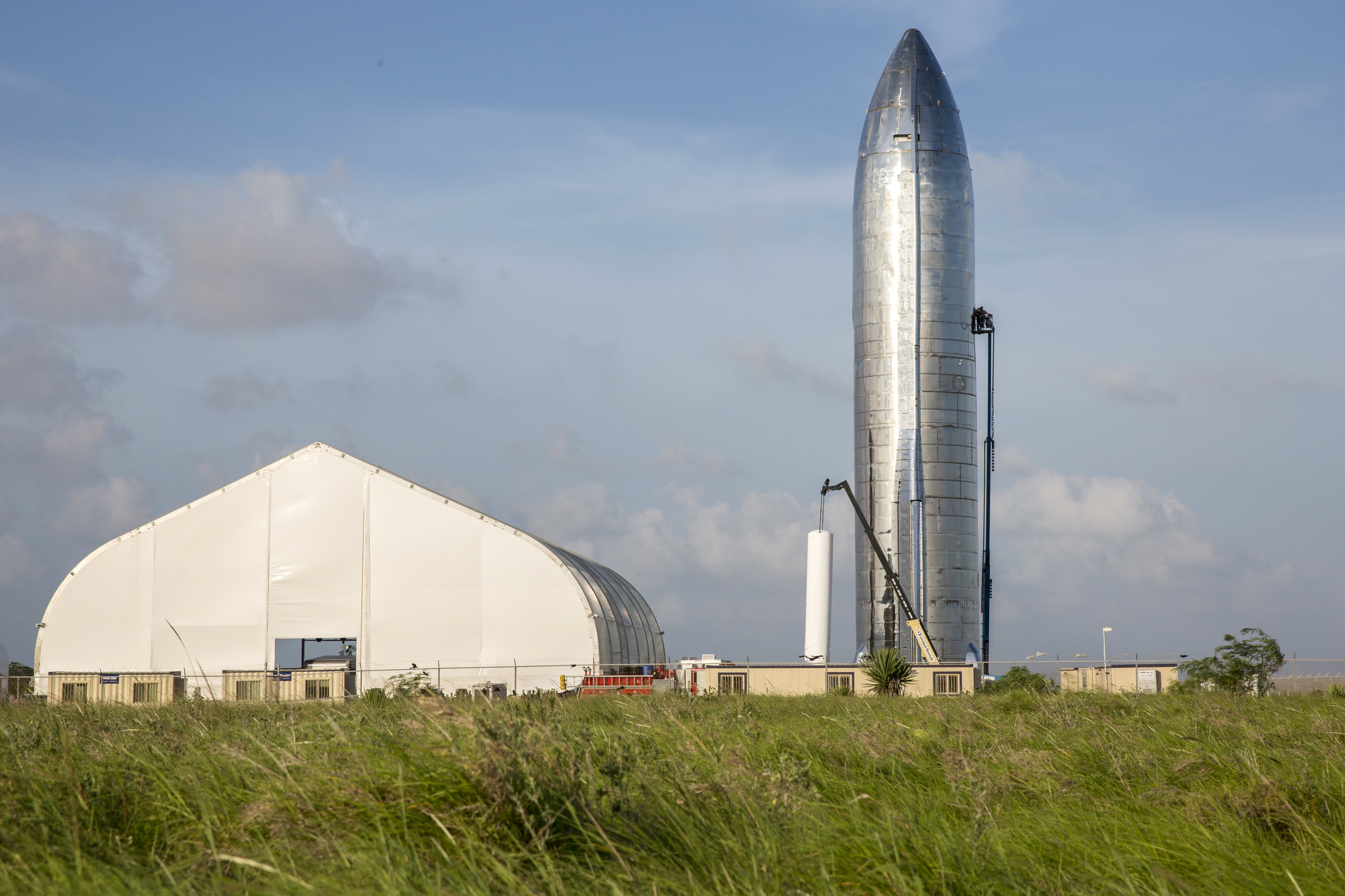 Aerial video shows SpaceX building another Starship rocket in Florida