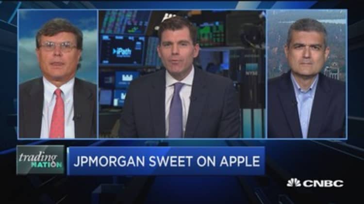 Apple is doing better than expected in China, says investing expert