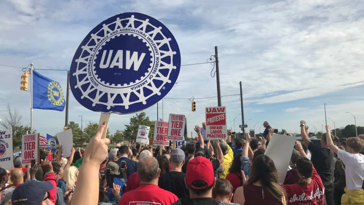 Why this analyst says UAW strike will weigh on sector for years