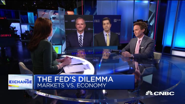This is an 'opportune' time for the Fed to hold rate cuts: Natixis chief economist