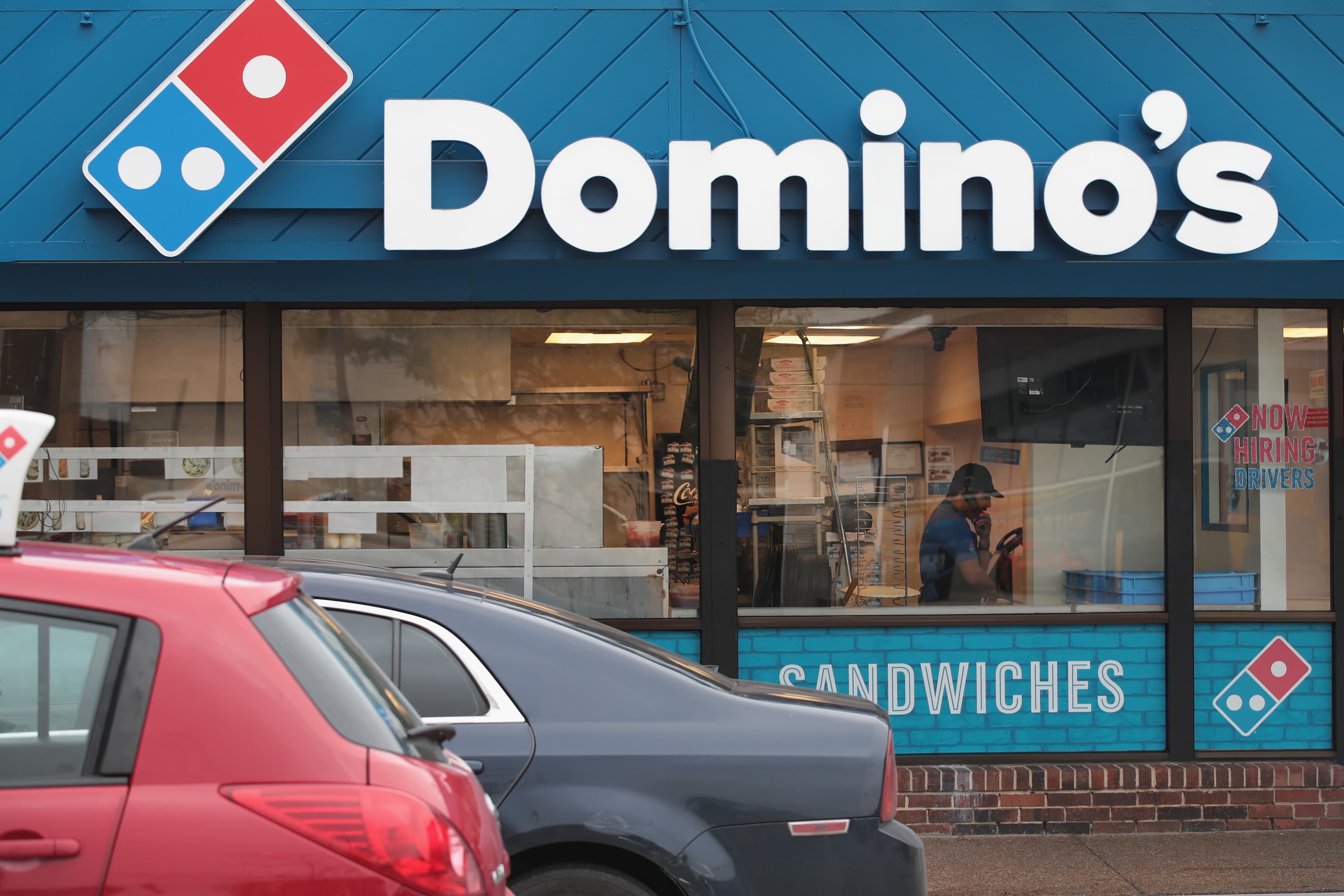 Доминос телефон доставки. Domino's. Domino's pizza USA. Картинки Доминос. Доминос Химки.
