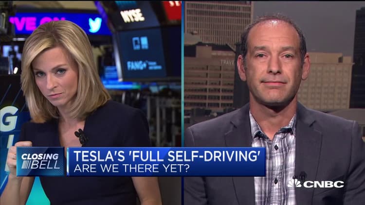 Consumer Reports: Tesla's self-driving feature 'glitchy'
