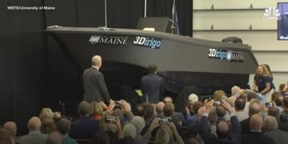 The first 3D-printed boat, 'built' by the world's largest 3D printer