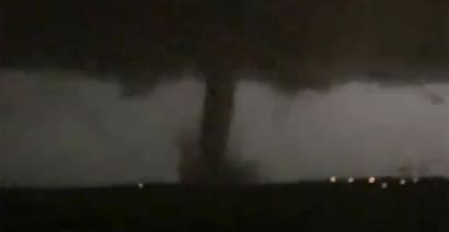 Tornado rips through Dallas, Texas, leaving severe damage in its wake