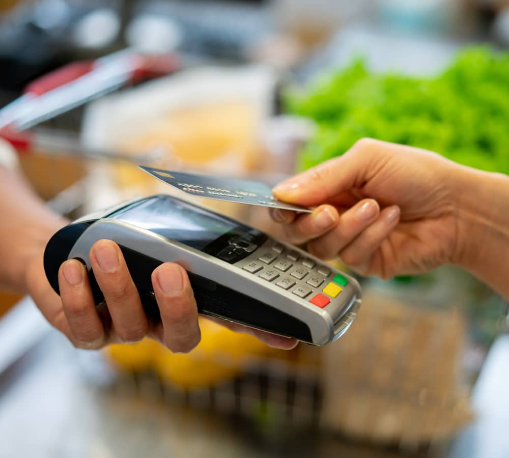 Americans spend over $5,000 a year on groceries—save hundreds at supermarkets with these cards
