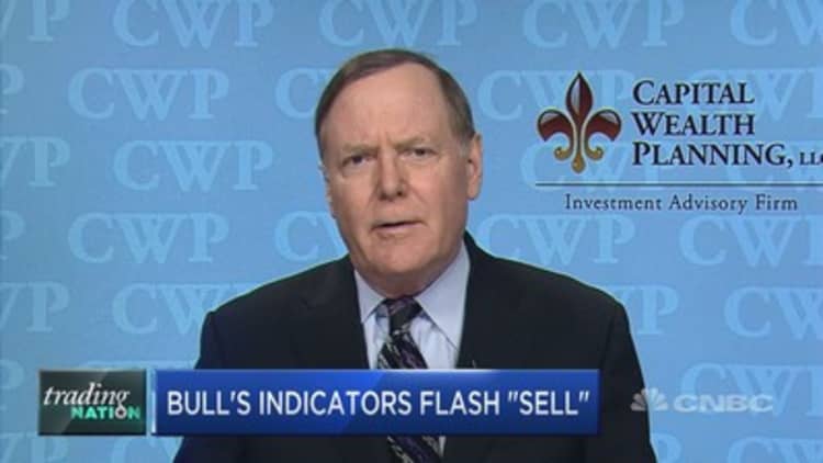 Market bull Jeff Saut's short-term indicator just flashed 'sell,' but he isn't alarmed