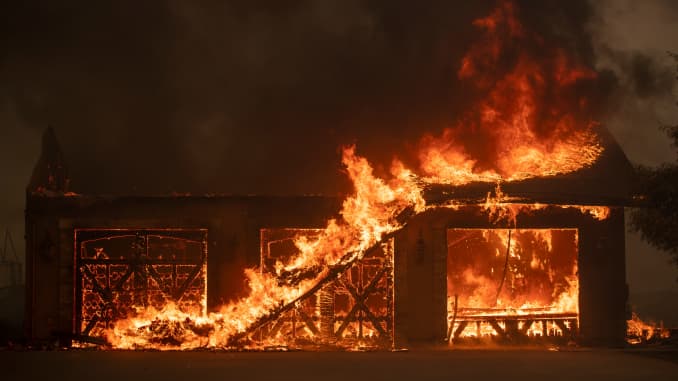 GP: California 2019 wildfires garage burns