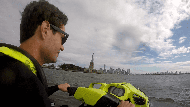 What it's like to commute to NYC on a jet ski