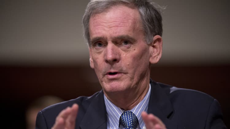 Elizabeth Warren might be one of the few candidates that Trump can beat: Judd Gregg
