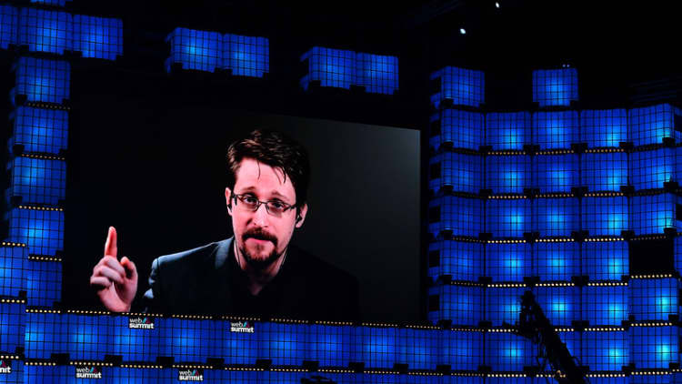 Snowden 'did more damage to the private sector' than government, says departed intelligence lead