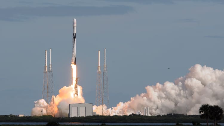 Why SpaceX and Amazon plan to drastically increase the number of satellites orbiting Earth