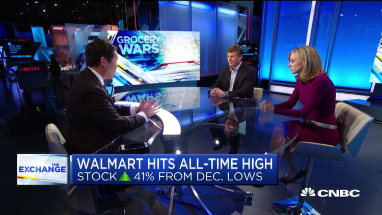Walmart's US business carrying the company, be careful of international side: R5 Capital CEO