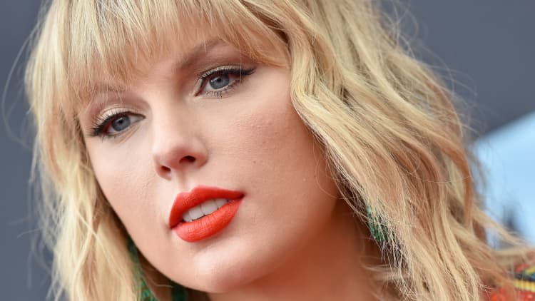 Taylor Swift accuses Scooter Braun of 'tyrannical control' over her music