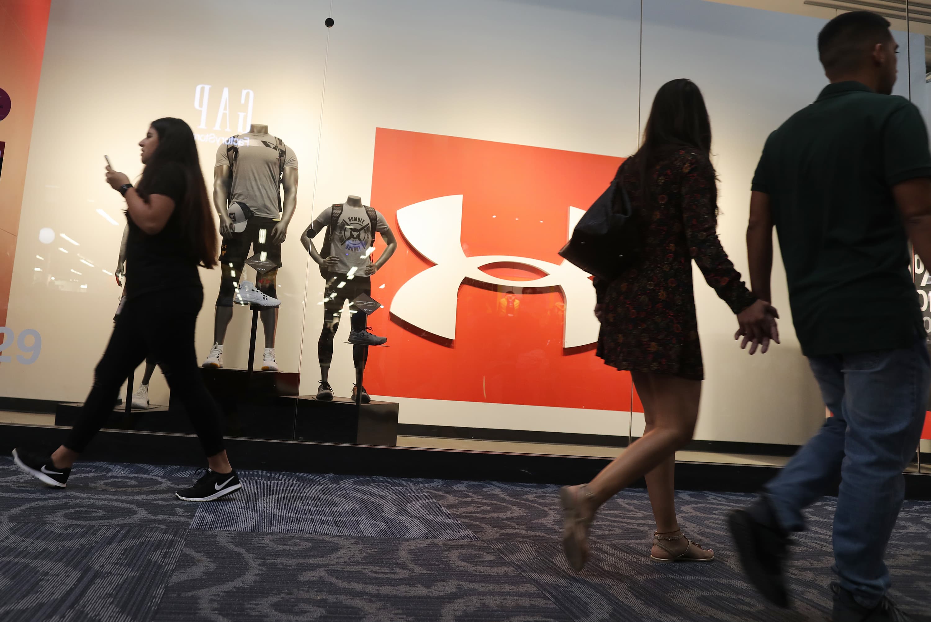Under Armour (UAA) reports Q1 2020 