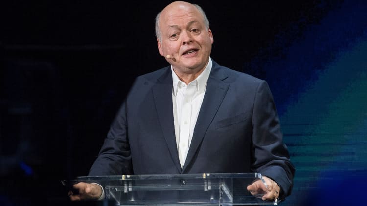 Ford CEO Jim Hackett to step down October 1