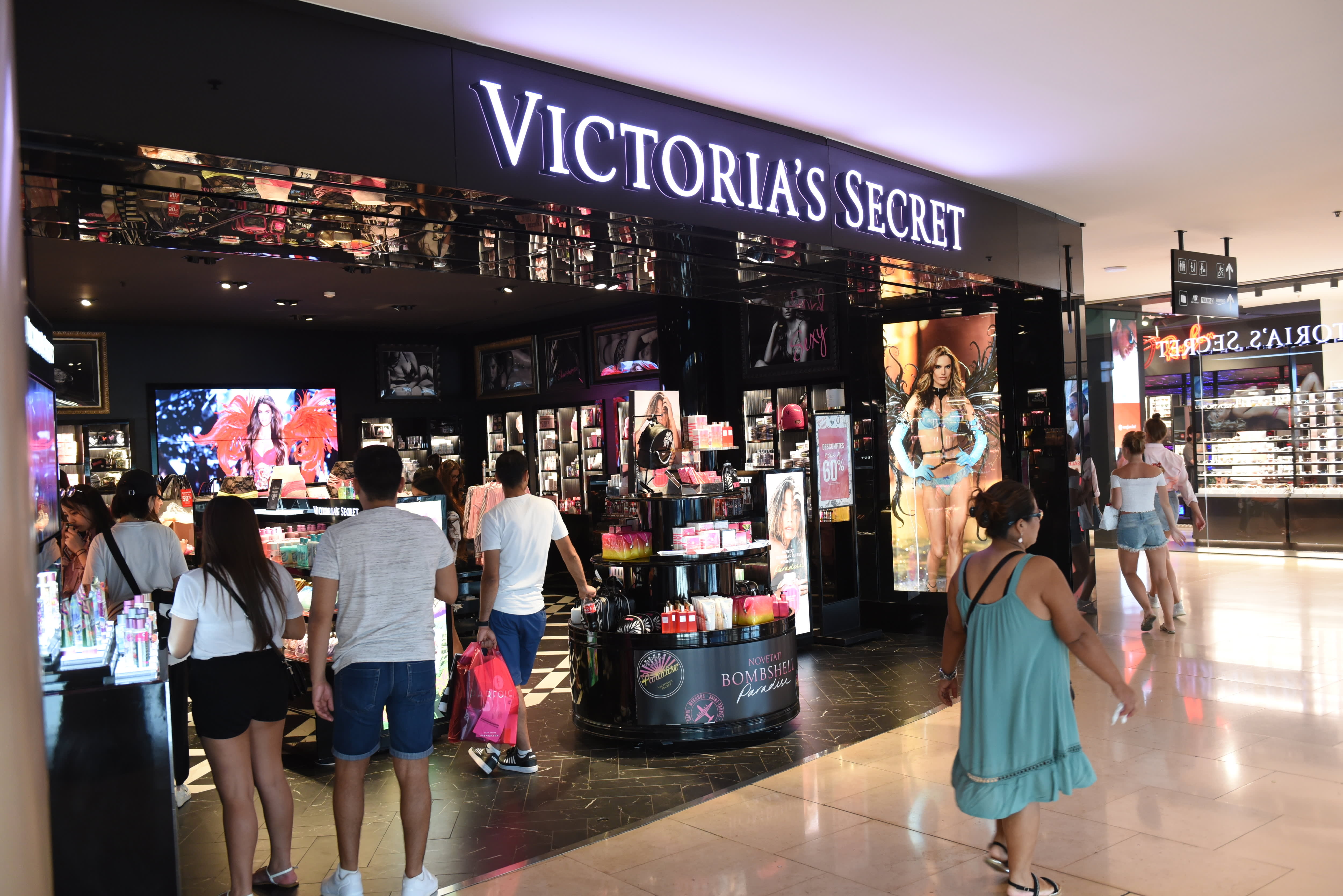 L Brands nears sale of Victoria's Secret to Sycamore