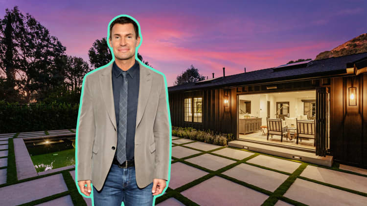 Jeff Lewis listed his Beverly Hills house flip for $3.5 million—look inside