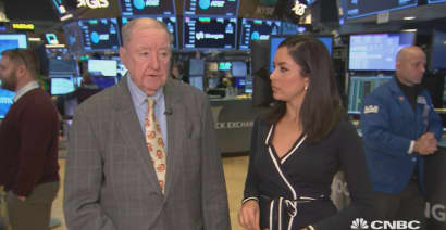 Cashin: No question American consumer at center stage