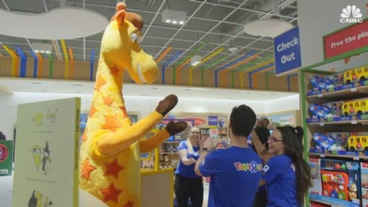 Toys R Us opens first store since going bankrupt in 2017—Here's what it looks like