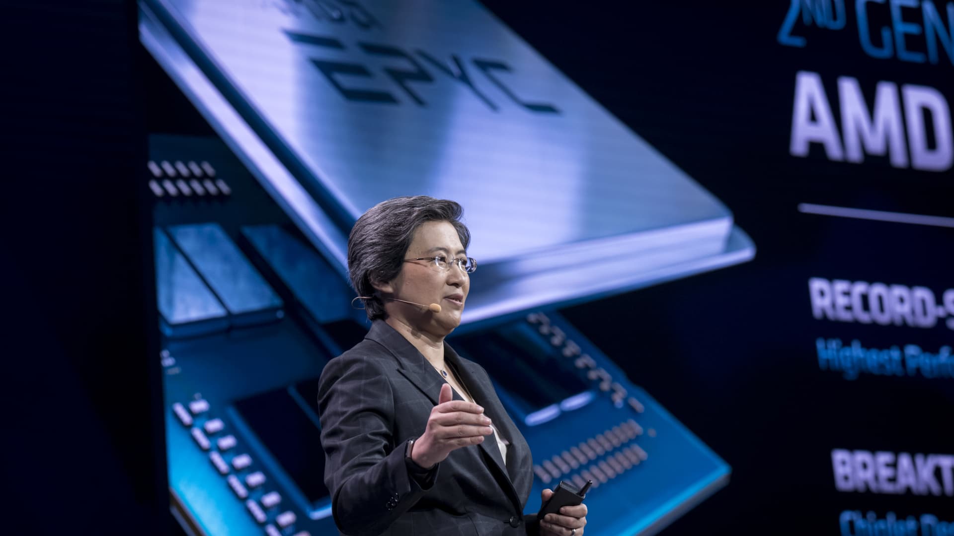AMD stock jumps more than 8% on strong 2024 AI chip projections