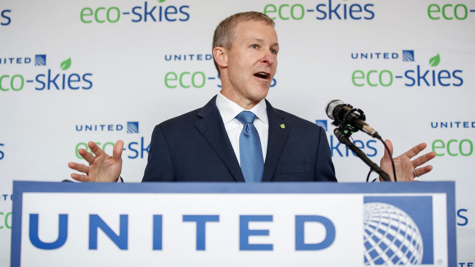 United S New Ceo Faces Labor Talks And The Possible Return Of The