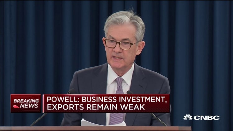 Powell: Economic outlook remains 'favorable' despite risks