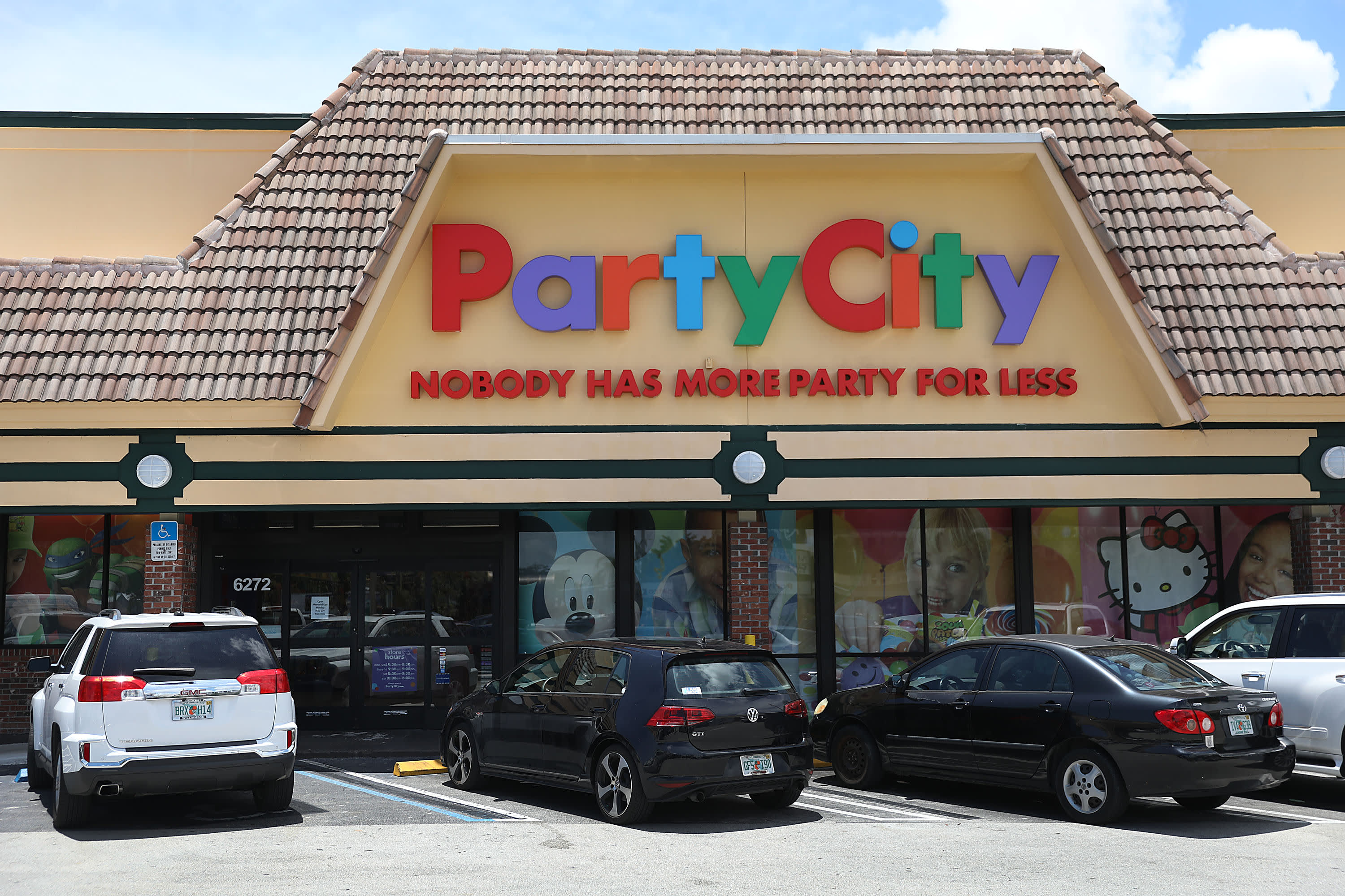 Why Party City  closed stores in 2022