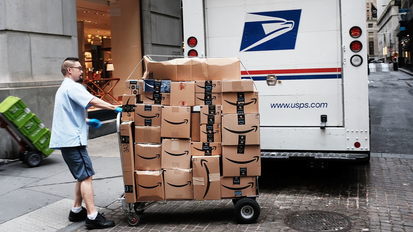 USPS Parcel Select In 2022 (What Is It, How It Works + More)