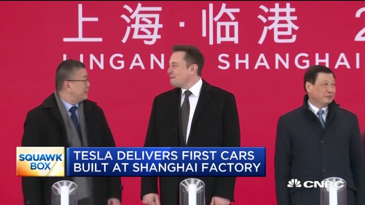 Tesla delivers first cars built at Shanghai factory
