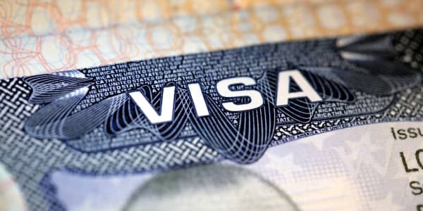 Experts warn the U.S. work visa ban will be China's gain in the long run