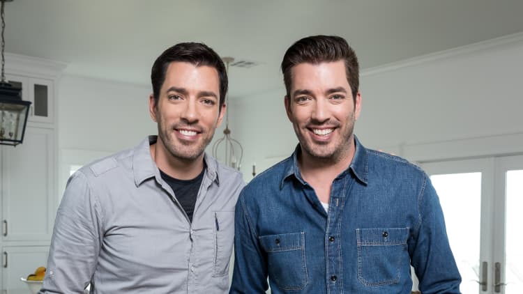 When to renovate your home and when to move, according to the Property Brothers